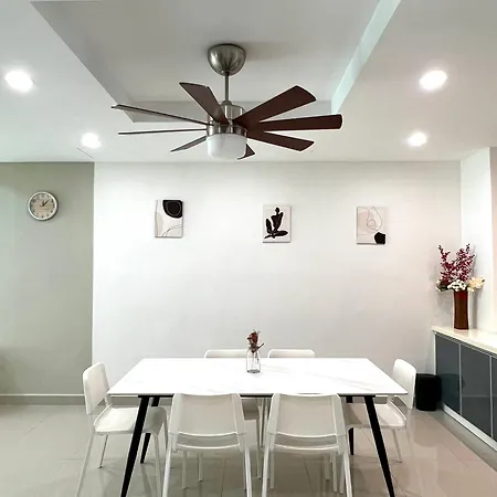 Lake-View House With Natural Vibes Puchong Exterior photo