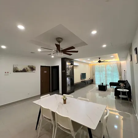 Lake-View House With Natural Vibes Puchong Exterior photo