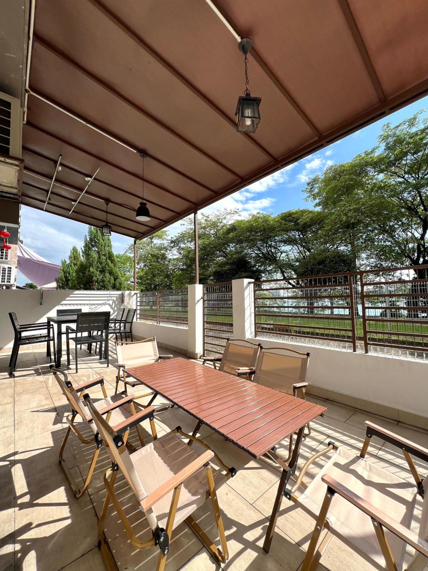Lake-view House With Natural Vibes Holiday home Puchong