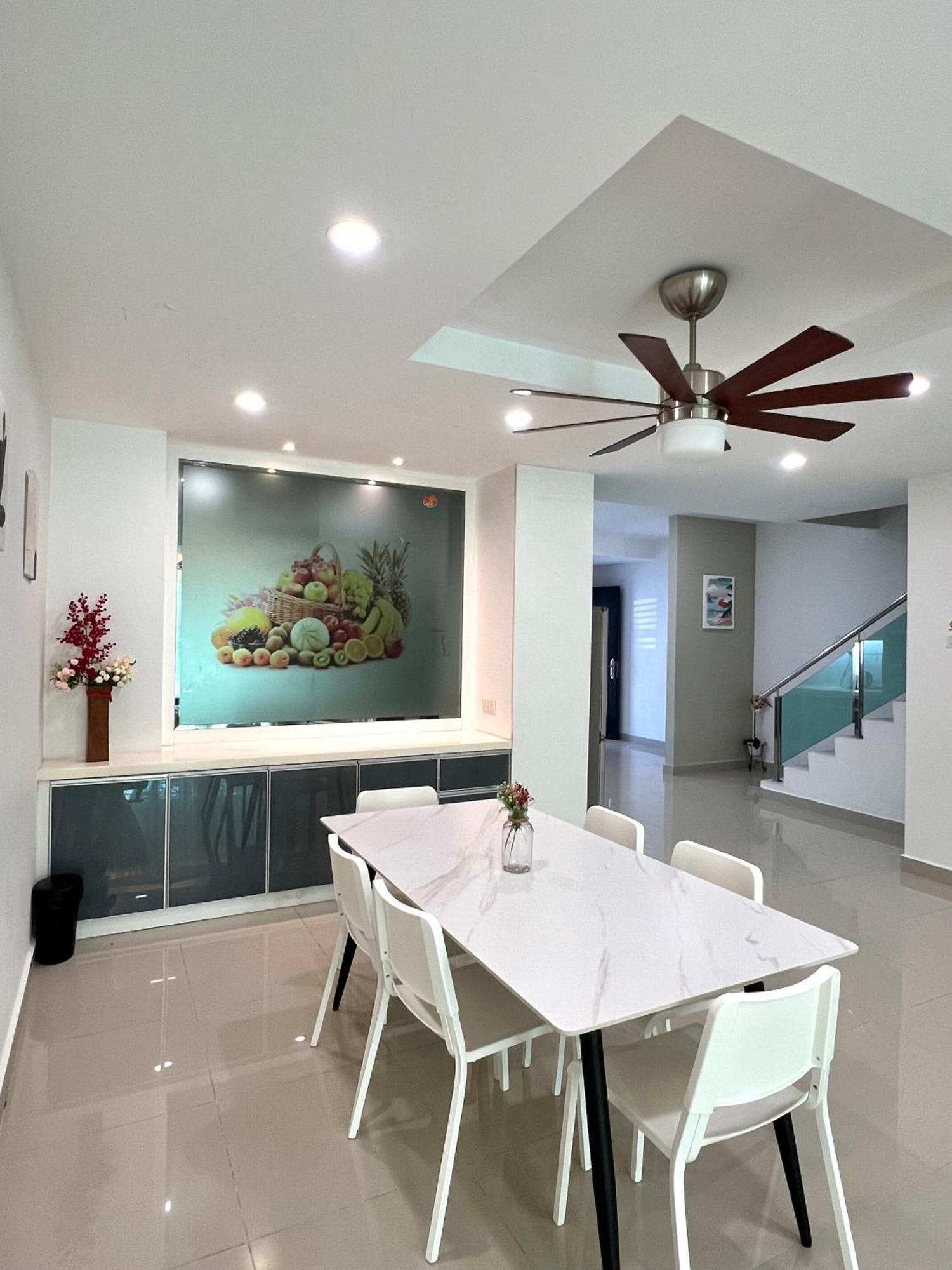 Lake-view House With Natural Vibes Puchong
