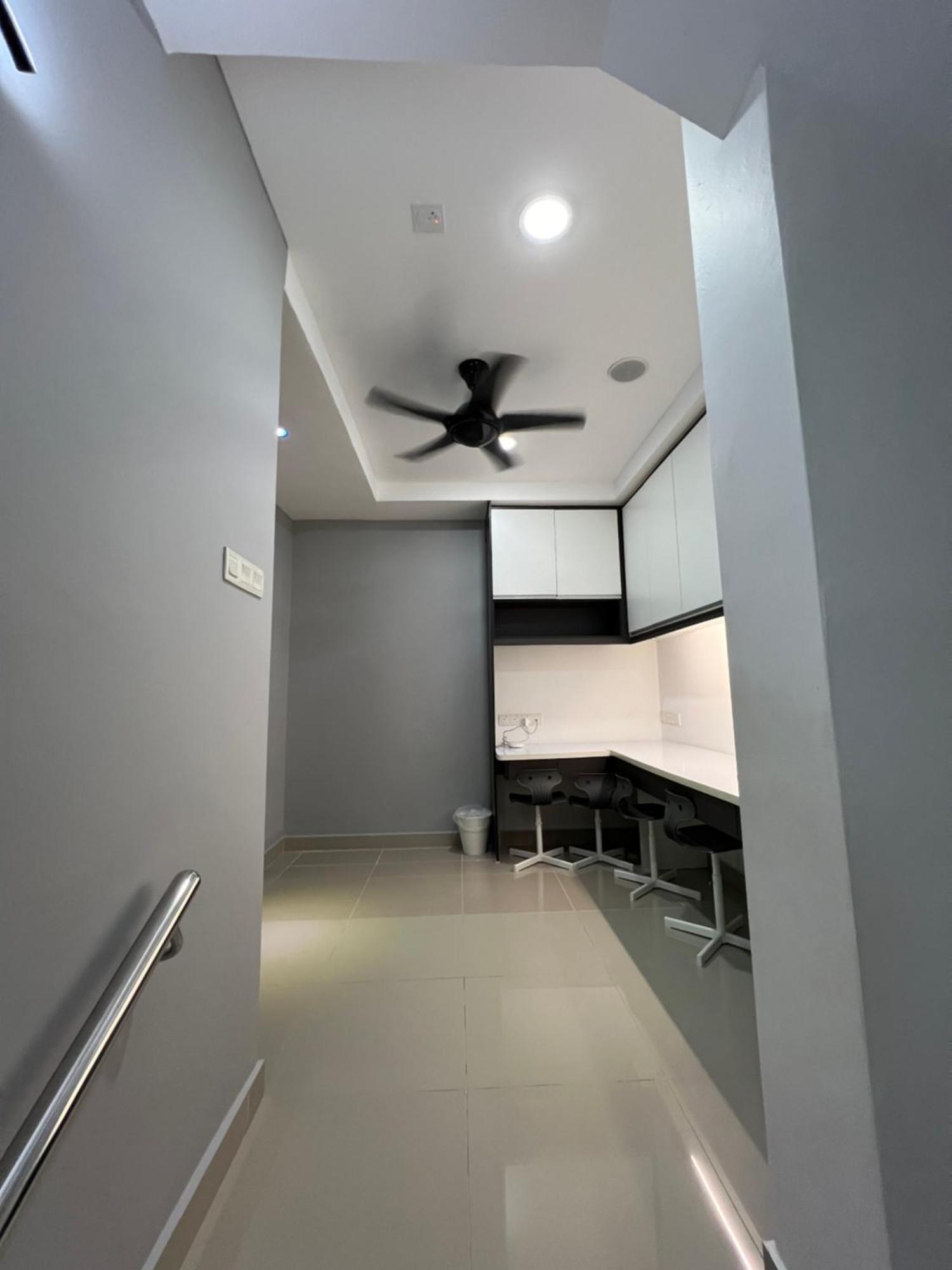 Lake-view House With Natural Vibes Holiday home Puchong